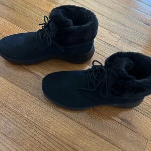 Skechers Genuine Leather Black Lace-Up Ankle Boots with Faux Fur